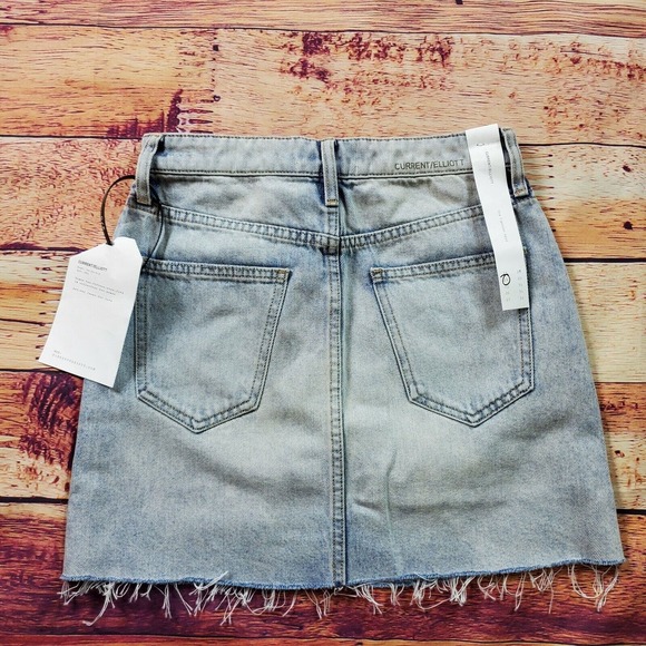 CC - Current Elliott Mini Denim Jean Women 24 Light Wash Blue Raw Hem Frayed NWT - Picture 2 of 8